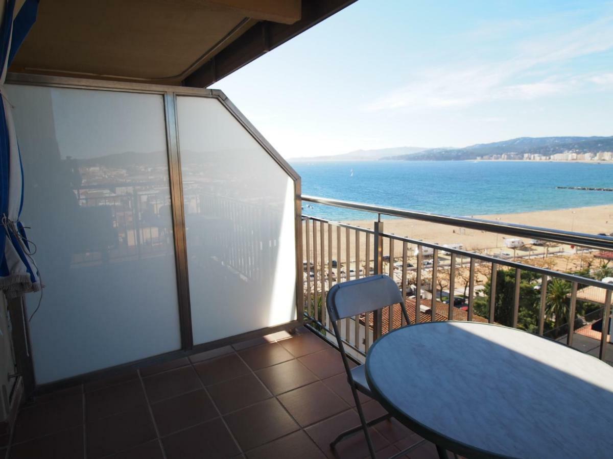 Seafront Apartment In 帕拉莫斯 外观 照片