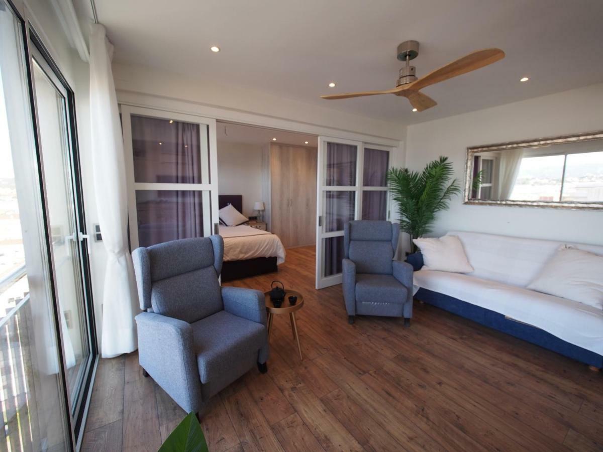 Seafront Apartment In 帕拉莫斯 外观 照片