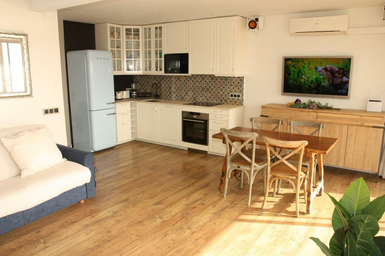Seafront Apartment In 帕拉莫斯 外观 照片