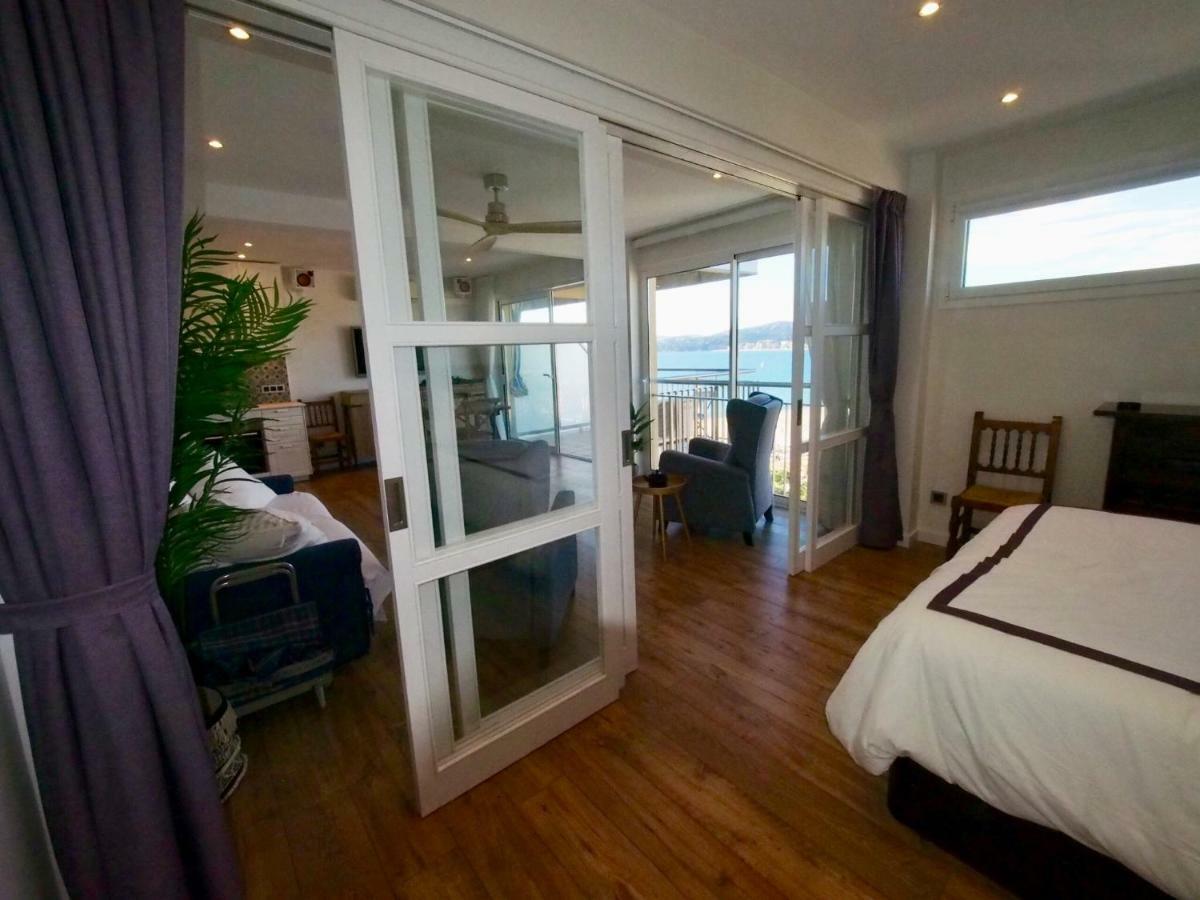 Seafront Apartment In 帕拉莫斯 外观 照片
